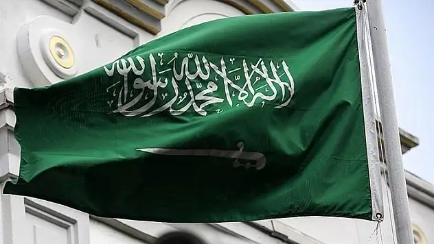Suudi Arabistan, Türkiye'nin de aralarında olduğu 12 ülke için elektronik vize uygulamasına geçiyor
