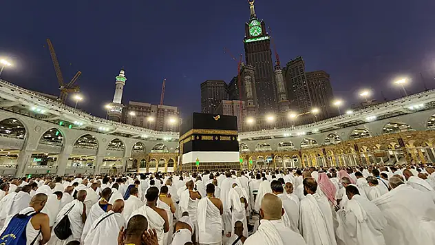 Suudi Arabistan umre sezonunun başladığını duyurdu
