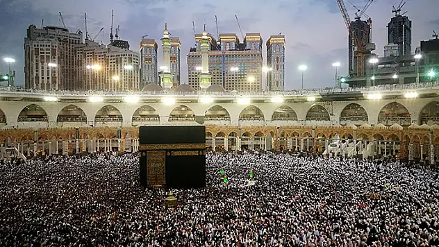 Suudi Arabistan umre sezonunun başladığını duyurdu!
