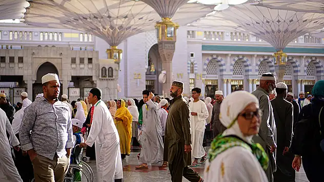 Suudi Arabistan'da hac ibadetinde sıcak hava nedeniyle 1301 kişi öldü

