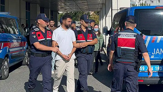 Tabanca ile öldürüldü eşi, 2 oğlu ve yengesi gözaltında