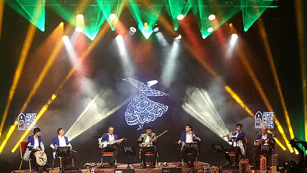 Tacikistanlı müzisyenler '22. Uluslararası Konya Mistik Müzik Festivali'nde' sahne aldı
