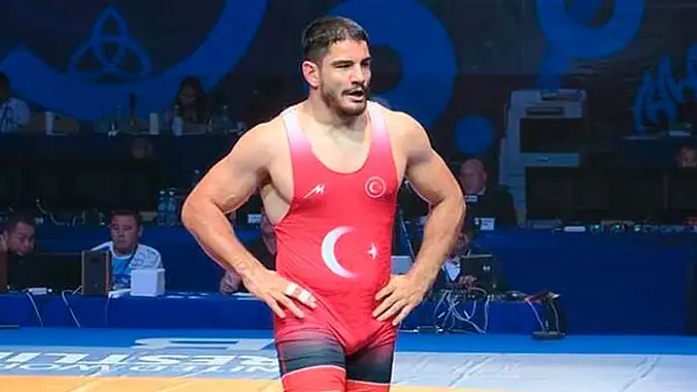 Taha Akgün finalde yenildi! Gümüş madalya kazandı