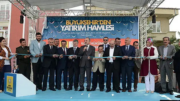 Tahir Akyürek: Lider ülke yürüyüşüne katkı yapıyoruz