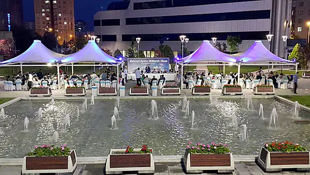 Tahir Akyürek'ten anlamlı iftar