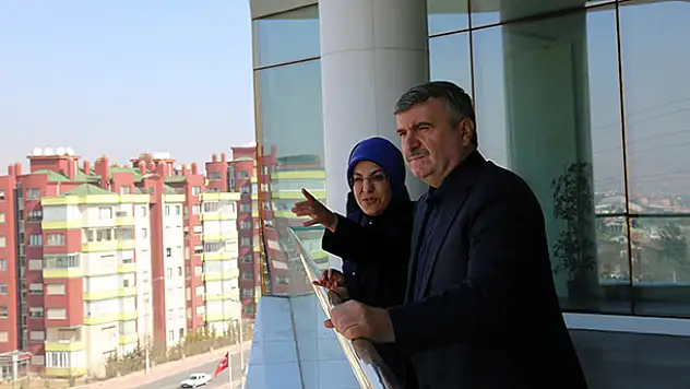 Tahir Akyürek'ten Fatma Toru'ya ziyaret