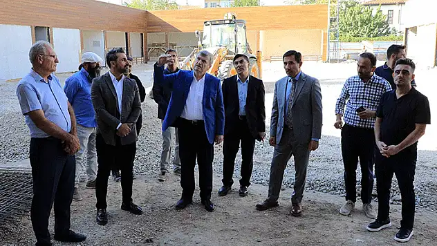 Tahir Akyürek ve Hasan Kılca Karatay Arastası ve Engelsiz Yaşam Merkezi'nde incelemelerde bulundu