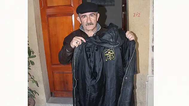Takım elbise yerine kullanılmış kaban gönderildi