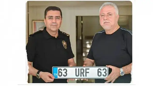 Takımına destek olmak için plaka aldı, verdiği miktar dudak uçuklattı