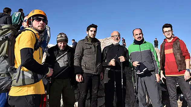 Takkeli Dağ'da ilk yardım eğitimi