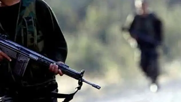 Taliban'dan kışlaya baskın: 33 asker öldü