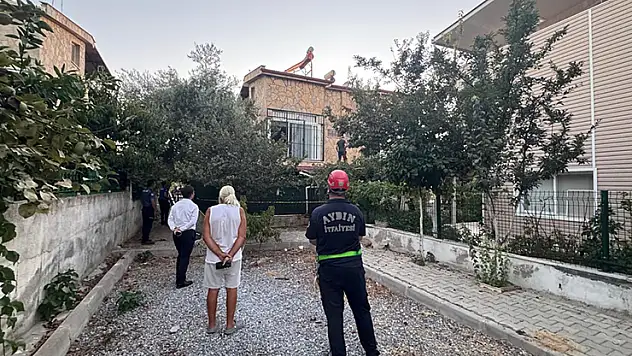 Tamir için çıktığı çatıdan düşerek öldü