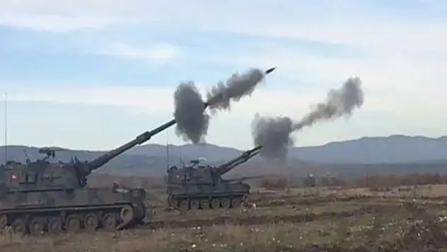 Tank ve obüslerin namluları Cerablus'a çevrildi