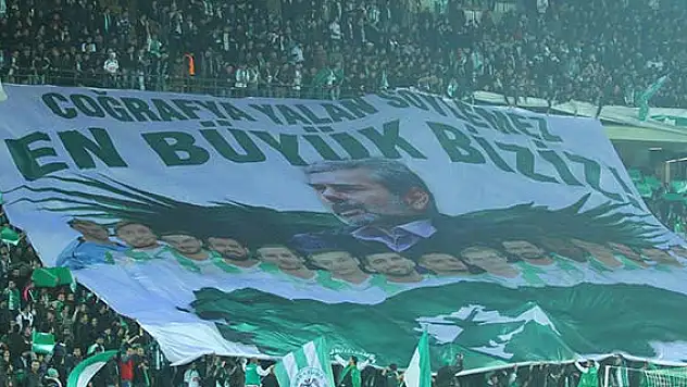 Taraftara  alkış
