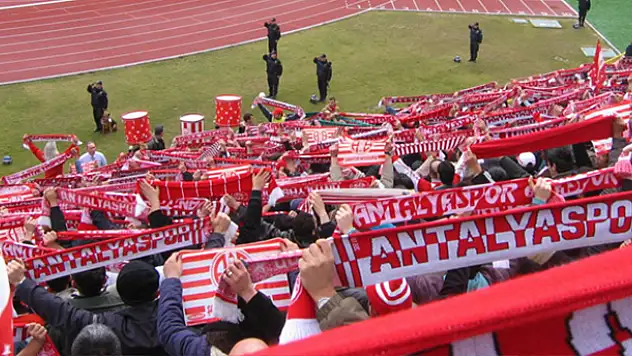 Taraftara izin yok