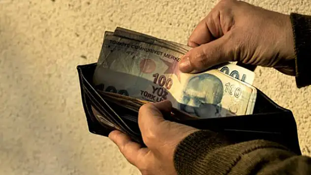 Tarih belli oldu! Emekliye 1000 lira bayram ikramiyesi