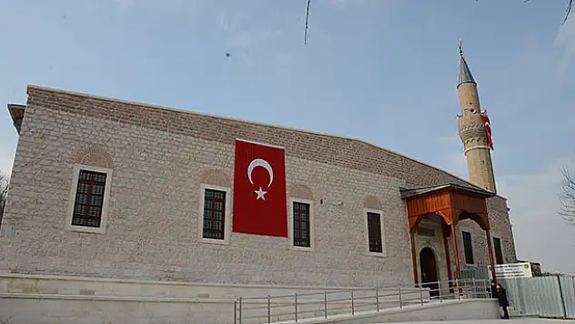 Tarihi Alaaddin Camii'nin Restorasyonu Tamamlanan Doğu Bölümü İbadete Açıldı