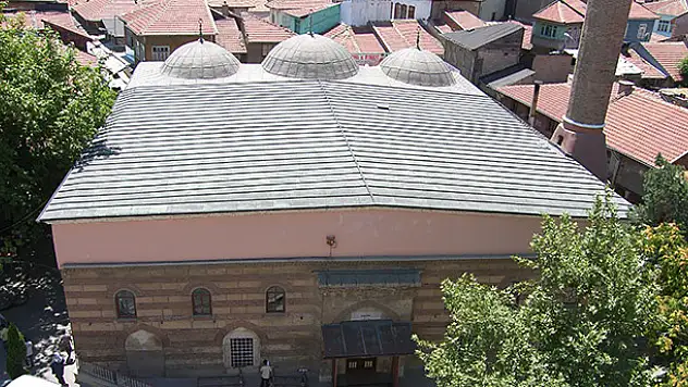 Tarihi cami tekrar ayağa kaldırılıyor