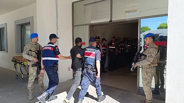 Tarihi eser kaçakçılarına 5 ilde operasyon: 13 gözaltı
