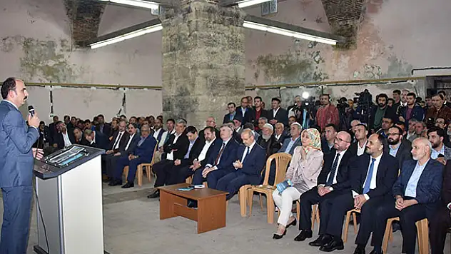 Tarihi Eşrefoğlu Bedesteni restorasyonu başladı