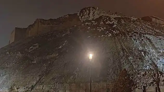 Tarihi Gaziantep Kalesi, depremde yıkıldı