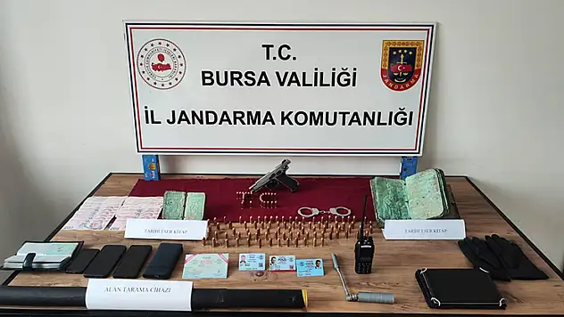 Tarihi incil ve tevratı 5 milyon dolara satmak istedi