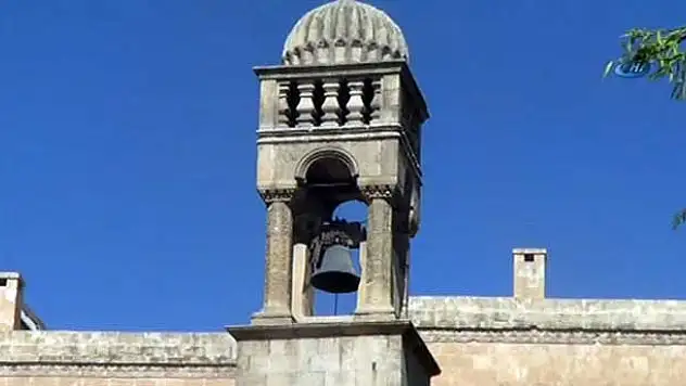 Tarihi kiliseyi satıp cami yaptıracak