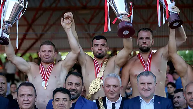 Tarihi Kırkpınar Güreşleri'ne doğrudan katılacak 24 başpehlivanın torbaları belli oldu