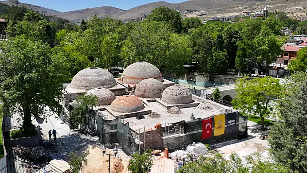 Tarihi Meram Hamamı'nda restorasyon çalışmaları sürüyor