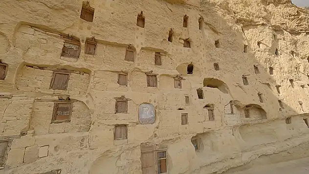 Tarihi Taşkale Tahıl Ambarları ve Manazan Mağaraları ziyaretçilerin ilgisini çekiyor