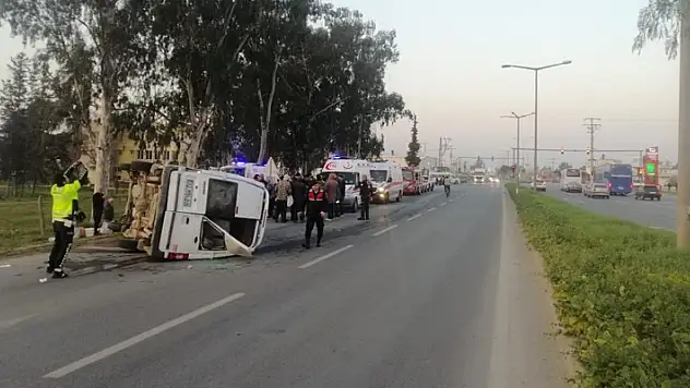 Tarım işçilerini taşıyan minibüs ile kamyonet çarpıştı: 6 yaralı

