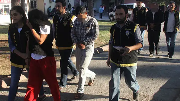 Tarım işçisi kızlara zorla fuhuş yaptırdılar