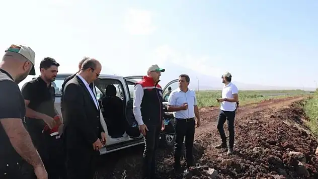Tarım ve Orman Bakan Yardımcısı Gümen, Ahlat'ta tarım ve hayvancılık tesislerini gezdi