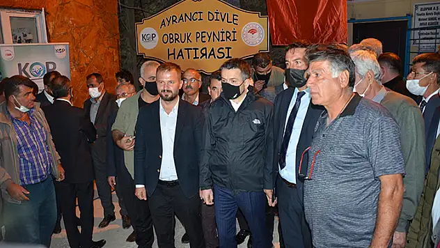 Tarım ve Orman Bakanı Pakdemirli, Karaman'da Divle Obruk peynirinin üretildiği obruğa gitti
