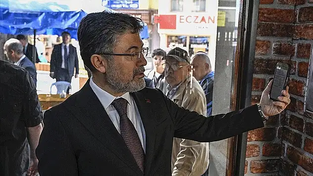 Tarım ve Orman Bakanı Yumaklı 'karekod uygulaması' kapsamında denetim yaptı