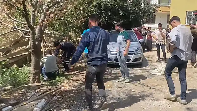 Tarlada çalışan husumetlisini tüfekle öldürdü 