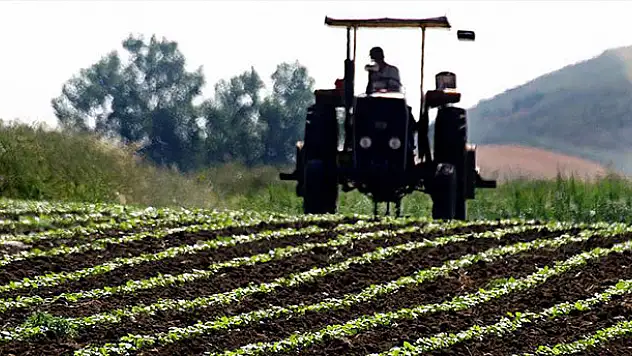 Tarlaları otopilotlu traktörler sürecek