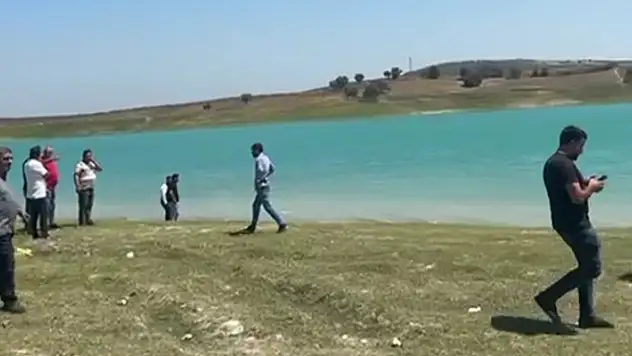 Tarsus'ta baraj gölüne giren genç, boğuldu 