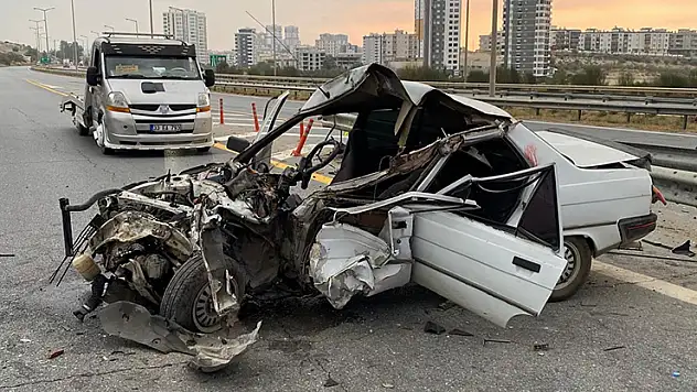 Tarsus'ta trafik kazası: İki kardeşten biri öldü, diğeri yaralandı