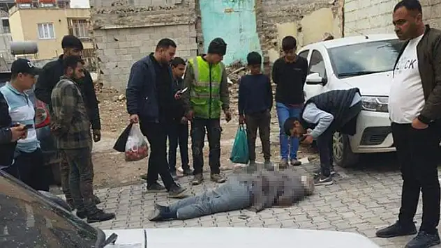 Tartıştığı babasını sokakta bıçaklayarak öldüren şahıs gözaltına alındı
