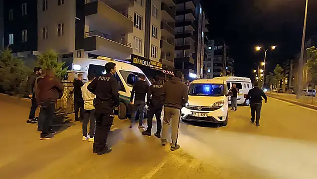 Tartıştığı eşini öldürdü oğlu ve damadını yaraladı
