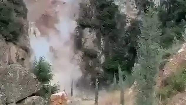 Taş ocağı için patlatma yaparak, şelaleye zarar veren firmanın faaliyeti durduruldu