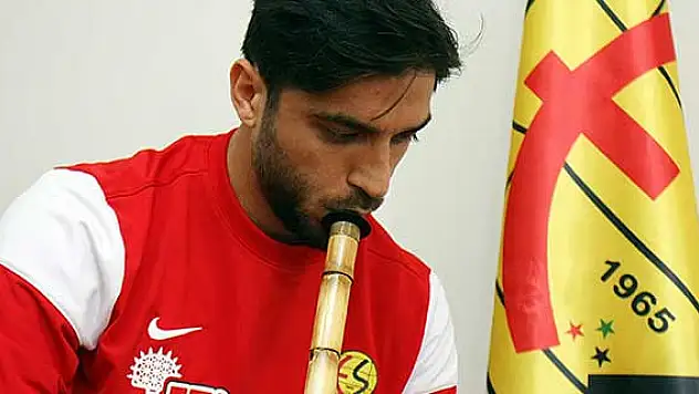 Tasavvuftan etkilenen futbolcu, ney çalmayı öğrendi