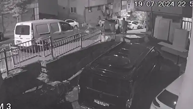 Taşınan kişileri 'Gürültü yapmayın' diye uyardı, kendisi ve annesi darp edildi