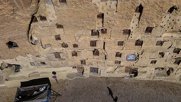 Taşkale tahıl ambarları, turistlerin ilgisini çekiyor