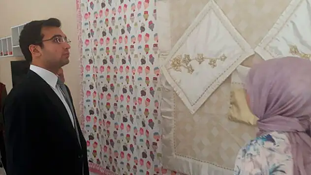 Taşkent'te Halk Eğitim Merkezi sergisi açıldı