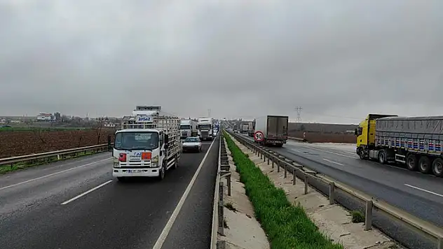 Taşkın nedeniyle kapanan Şanlıurfa - Mardin kara yolu yeniden trafiğe açıldı
