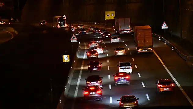 Tatil dönüşünde trafik yoğunluğu arttı
