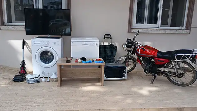 Tatil yapıp yazlık daireleri soymuşlardı: 2 sevgili tutuklandı