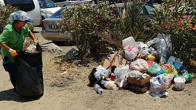 Tatilcilerin akın ettiği Marmaris'te 3 bin ton çöp toplandı
